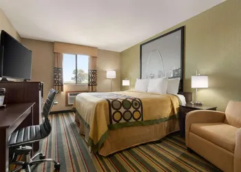 Super 8 by Wyndham Sikeston/Miner Area hotel thumbnail 7