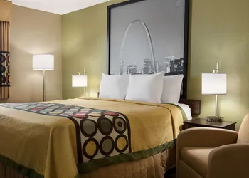 Super 8 by Wyndham Sikeston/Miner Area hotel thumbnail 8