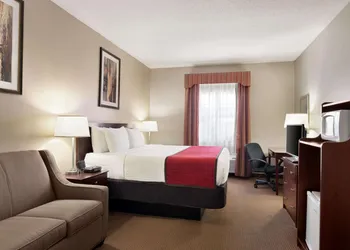 Ramada by Wyndham Elizabethtown hotel thumbnail 5