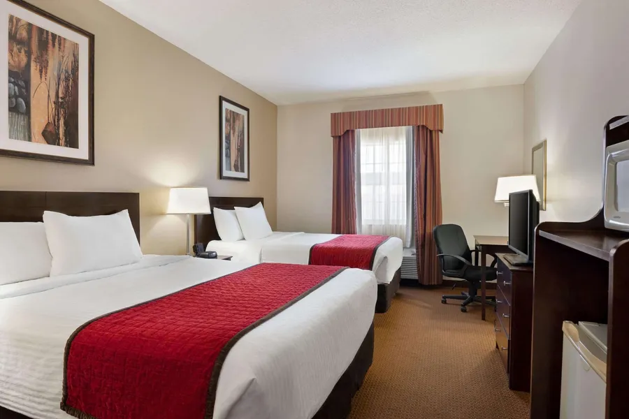 Ramada by Wyndham Elizabethtown hotel detail image 6