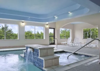 Ramada by Wyndham South Waco hotel thumbnail 8