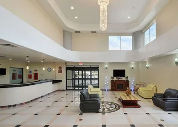 Ramada by Wyndham South Waco hotel thumbnail 2