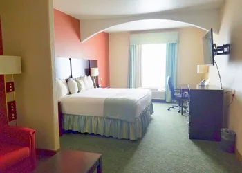 Ramada by Wyndham South Waco hotel thumbnail 4