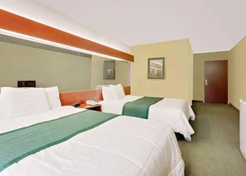 Microtel Inn & Suites by Wyndham Thomasville/High Point/Lexi hotel thumbnail 7