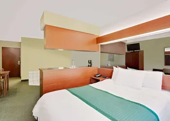 Microtel Inn & Suites by Wyndham Thomasville/High Point/Lexi hotel thumbnail 8