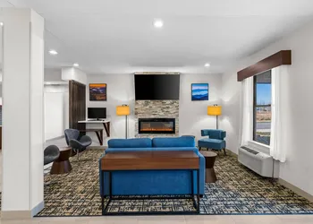 Clarion Pointe hotel thumbnail 4