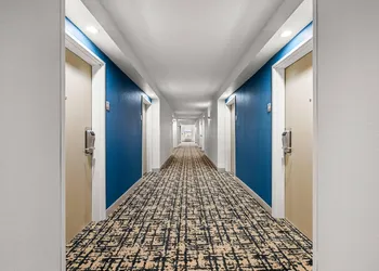 Clarion Pointe hotel thumbnail 5