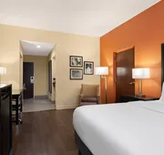 La Quinta Inn & Suites by Wyndham Florence hotel detail image 5