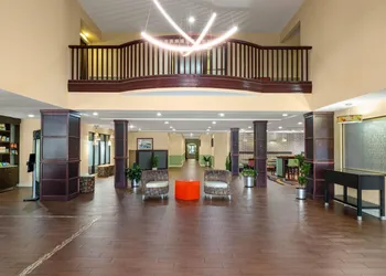 La Quinta Inn & Suites by Wyndham Florence hotel thumbnail 2