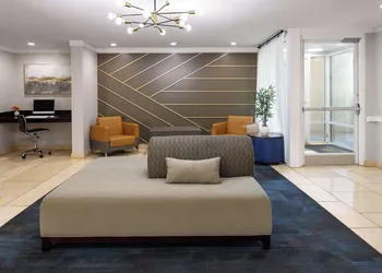 Days Inn by Wyndham Florence Near Civic Center hotel thumbnail 4