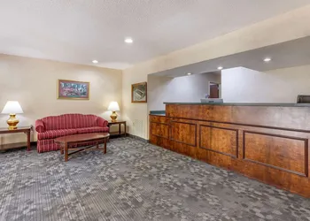 Econo Lodge Saint Stephen hotel thumbnail 3
