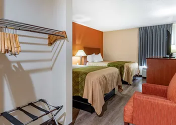 Econo Lodge Saint Stephen hotel thumbnail 6