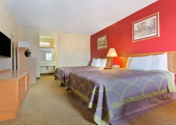 Super 8 by Wyndham Lancaster hotel thumbnail 4