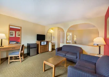 Super 8 by Wyndham Lancaster hotel thumbnail 6