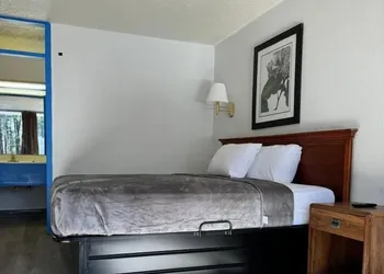 Guest Inn hotel thumbnail 7