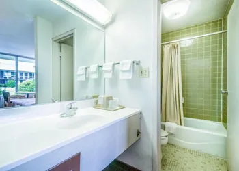 Guest Inn hotel thumbnail 8