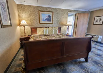 Riverview Inn & Suites hotel thumbnail 8