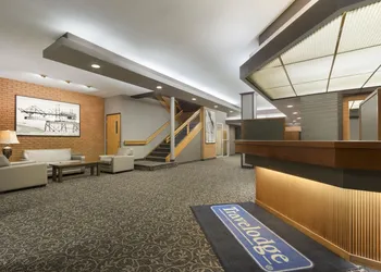 Travelodge by Wyndham Lethbridge hotel thumbnail 3