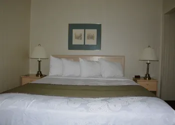 Travelodge by Wyndham Lethbridge hotel thumbnail 6
