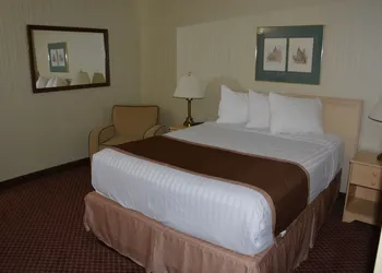 Travelodge by Wyndham Lethbridge hotel thumbnail 8