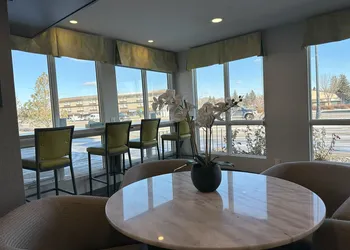 Super 8 by Wyndham Lethbridge hotel thumbnail 4