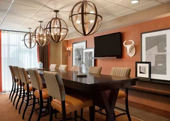 Hampton Inn Wichita Falls Sikes Senter Mall hotel thumbnail 2