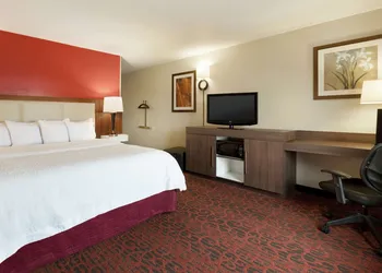 Hampton Inn Wichita Falls Sikes Senter Mall hotel thumbnail 6
