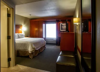 Hampton Inn Wheeling hotel thumbnail 7