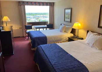 Ramada by Wyndham Lethbridge hotel thumbnail 4