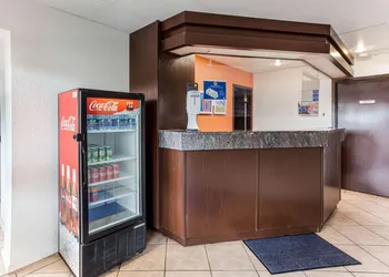 Motel 6 Lethbridge, AB hotel thumbnail 2
