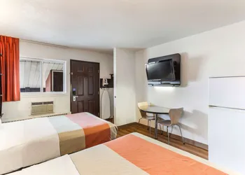 Motel 6 Lethbridge, AB hotel thumbnail 6