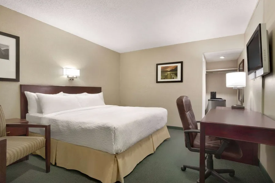 Days Inn by Wyndham Lethbridge hotel detail image 6