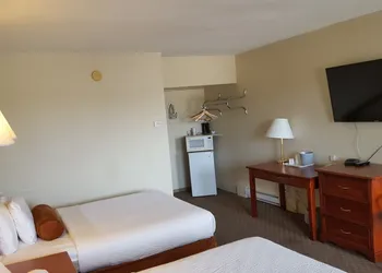 Knights Inn Lethbridge hotel thumbnail 6