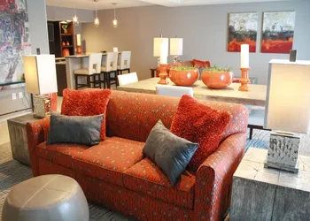 Holiday Inn Hotel & Suites Davenport by IHG hotel thumbnail 6