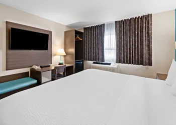 Howard Johnson by Wyndham Thunder Bay hotel thumbnail 8