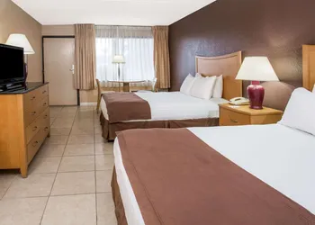 Travelodge by Wyndham Deltona hotel thumbnail 5