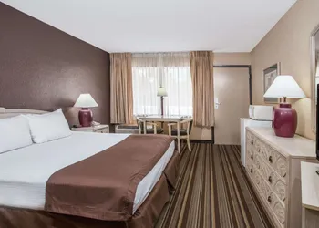 Travelodge by Wyndham Deltona hotel thumbnail 6