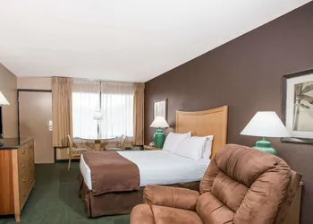 Travelodge by Wyndham Deltona hotel thumbnail 7