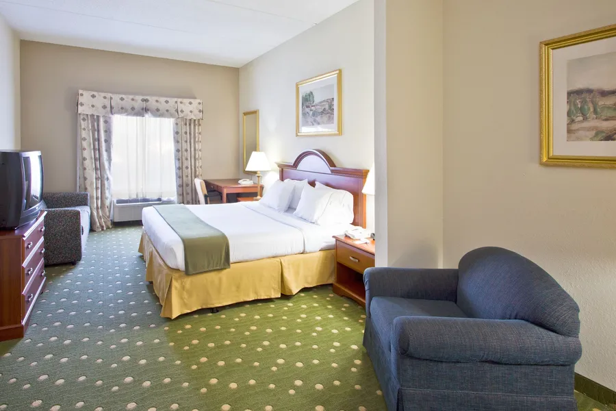 Holiday Inn Express & Suites Live Oak by IHG hotel detail image 6