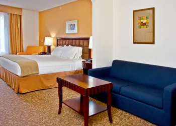 Holiday Inn Express Hotel & Suites Brooksville by IHG hotel thumbnail 6