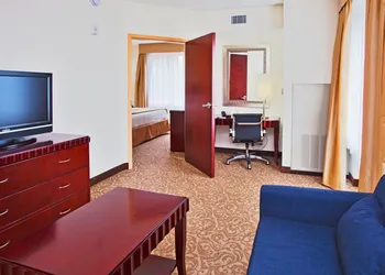 Holiday Inn Express Hotel & Suites Brooksville by IHG hotel thumbnail 7