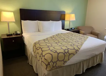 Baymont by Wyndham Jefferson City hotel thumbnail 6