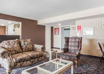 Econo Lodge Jefferson City hotel thumbnail 3