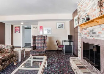 Econo Lodge Jefferson City hotel thumbnail 6