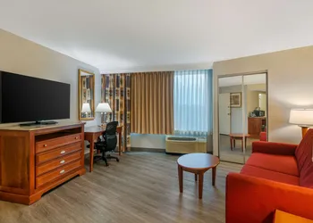 DoubleTree by Hilton Hotel Jefferson City hotel thumbnail 8