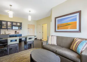 Candlewood Suites Jefferson City by IHG hotel thumbnail 5