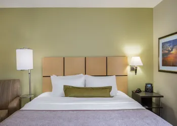 Candlewood Suites Jefferson City by IHG hotel thumbnail 6