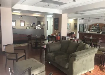 Mountain Inn & Suites hotel thumbnail 5