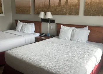 Days Inn by Wyndham Turlock hotel thumbnail 4