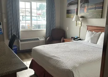 Days Inn by Wyndham Turlock hotel thumbnail 7